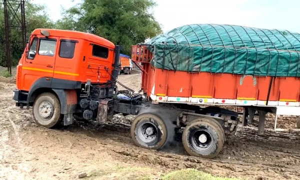 山地貨車駕駛員3d4