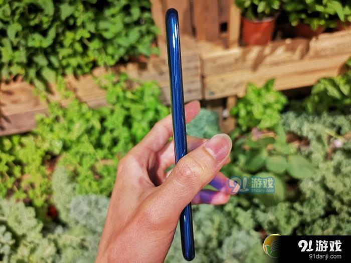 華為麥芒8手機(jī)使用深度對(duì)比實(shí)用評(píng)測(cè)_52z.com