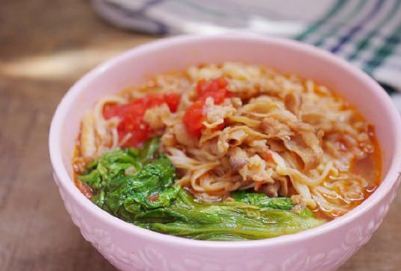 煮面粘鍋怎么辦 一個(gè)簡(jiǎn)單實(shí)用小技巧解決煮面粘鍋問題 