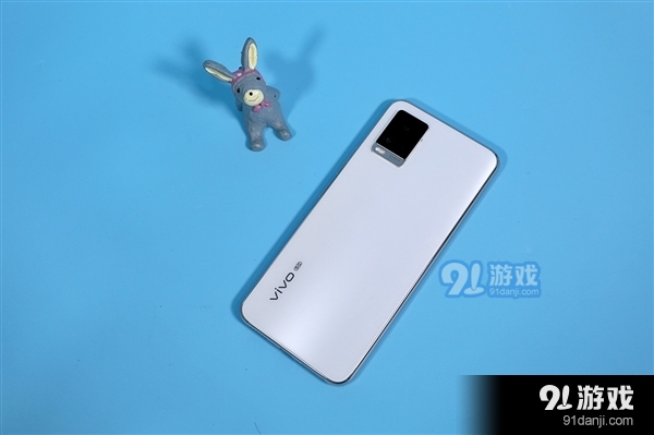 170g最轻薄5G手机 vivo S7月光白开箱图赏