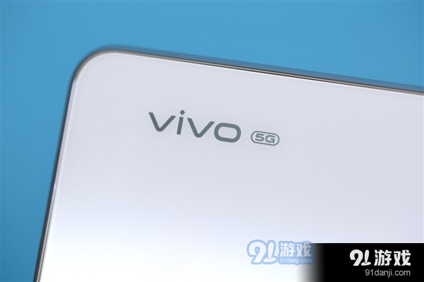 170g最轻薄5G手机 vivo S7月光白开箱图赏